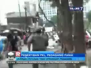Kejar-Kejaran PKL dan Petugas Satpol PP