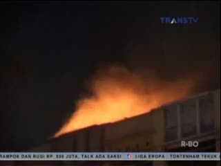Kebakaran Ruko, Api Menjalar ke Lantai 2 dan 3