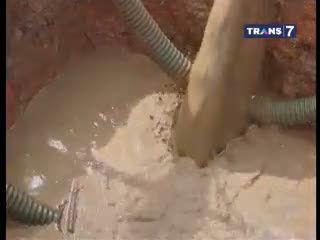 Menumpuk Untung Ladang Minyak Ilegal