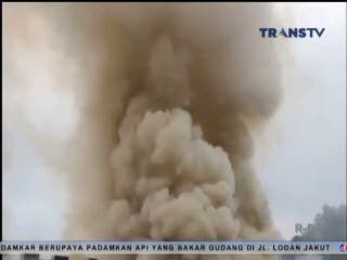 Kapal Pengangkut Solar Meledak dan Terbakar