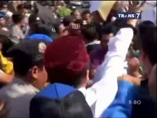 Demo Karyawan Hotel Berlangsung Ricuh