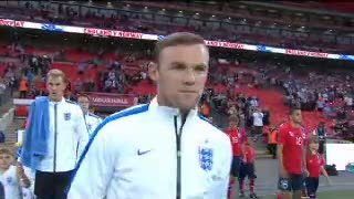 Demi Rooney, FA Langgar Tradisi