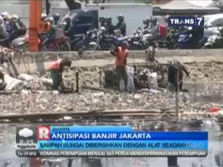 Antisipasi Banjir, Sampah di Sungai Dibersihkan