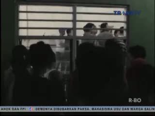Pencuri Burung Babakbelur Dihajar Massa, Motornya pun Dibakar