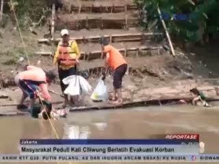Warga Siaga Banjir Jelang Musim Penghujan