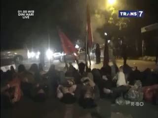 Demo Mahasiswa Tolak Kenaikan BBM Hingga Larut Malam Dibubarkan Polisi