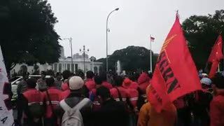 Unjuk Rasa Kenaikan BBM dan Pelantikan Ahok di Depan Istana, Ibukota Tetap Kondusif