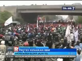 Begini Penampakan Ribuan Buruh Saat Blokir Jalan Tol