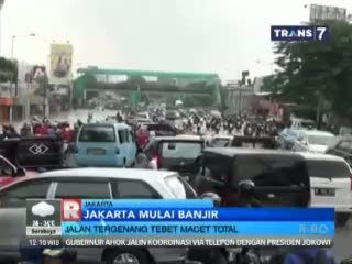 Banjir Sambut Gubernur Ahok