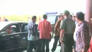 Hadiri Wisuda Kaesang di Singapura, Jokowi Naik Pesawat Ekonomi