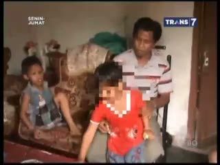 Bocah Perempuan Disiksa dan Dibuang Ibu Kandung