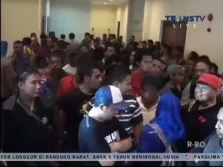 Rapat Pleno Partai Golkar Digeruduk Pemuda AMPG