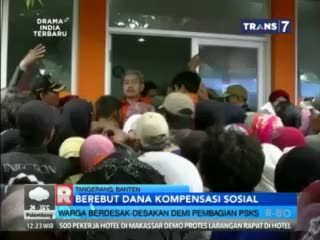 Berdesak-desakan demi Pembagian Dana PSKS