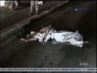 Pria Paruh Baya Menabrakan Diri ke Bus Transjakarta