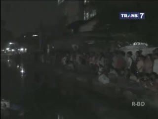 Mobil Nyebur ke Kali akibat Hilang Kendali