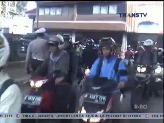 Tarik Simpati, Polisi Gunakan Topeng Ketawas
