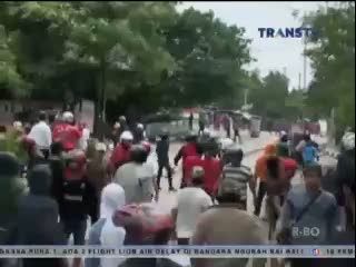 Tawuran Antar Warga di Menteng dan Duren Sawit