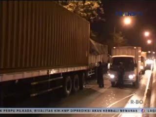 3 Truk Alami Kecelakaan Beruntun di Fly Over Mangga Dua