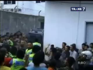Korban Melawan, Penjambret Diamuk Massa
