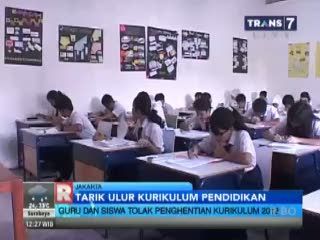 Guru dan Siswa Tolak Penghentian Kurikulum 2013