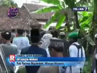 FPI Razia Sebuah Rumah yang Diduga Menjual Miras Oplosan