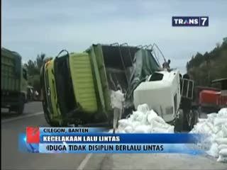 Sopir Ugal-ugalan, Truk Bertabrakan