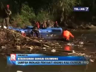 Sampah Menjadi Penyakit Kronis Kali Ciliwung