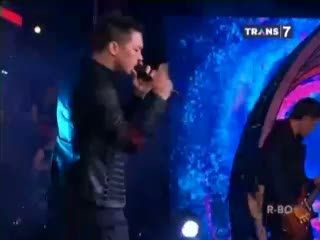 Penampilan NOAH Hipnotis Penonton Pada Puncak HUT Transmedia