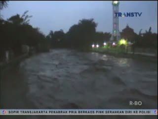 Dahsyatnya Gemuruh Banjir Lahar Dingin Gunung Bromo Buat Panik Warga