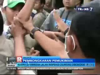 Ratusan Rumah Dibongkar Paksa Petugas Satpol PP