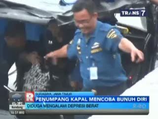 Penumpang Kapal Mencoba Bunuh Diri