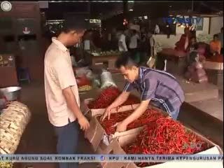 Harga Cabai Melejit, Ibu-Ibu Menjerit