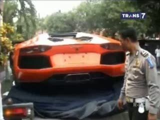 Polisi Amankan Mobil Sport Mewah 