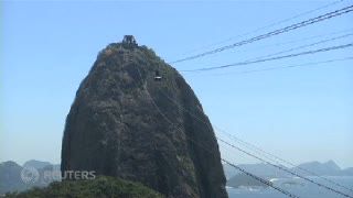Aksi Ekstrim Sinterklas dari Brazil  