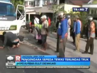 Pengendara Sepeda Tewas Terlindas Truk