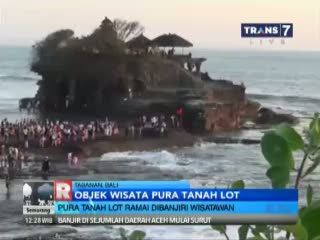 Pura Tanah Lot Ramai Dibanjiri Wisatawan