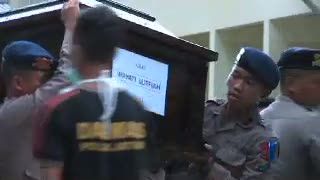 Polda Jatim Serahkan Jenazah Hayati Luthfiah