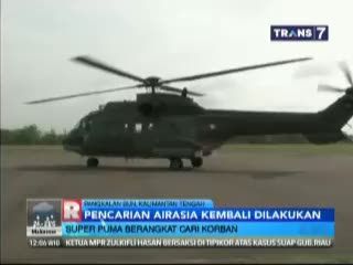 Super Puma Terbang kembali Mencari Korban AirAsia