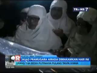 Jenazah Pramugara AirAsia Dimakamkan Hari Ini