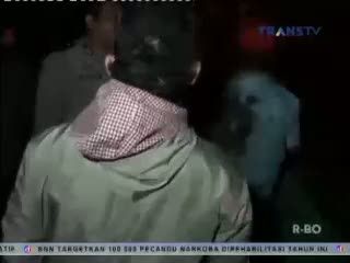 Pemotor Mabuk Membonceng 2 Anaknya Lalu Terjatuh ke Saluran Air