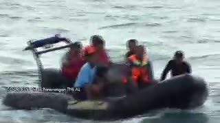Video Black Box AirAsia Diangkat ke KRI Banda Aceh
