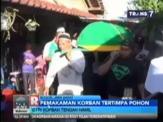 Pemakaman Korban Tertimpa Pohon Berlangsung Haru