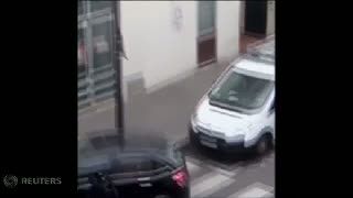 Detik-detik Teroris Tembaki Mobil Polisi Paris