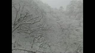 Eloknya Selimut Salju di Gunung Huangshang