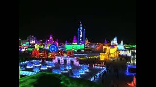 Serunya Sensasi Meluncur di Lintasan Es Penuh Warna