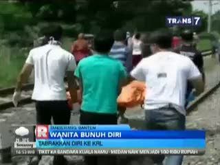Tabrakkan Diri ke KA, Wanita Muda Tewas Mengenaskan