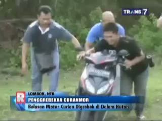 Penggerebekan Markas Pelaku Curanmor, Belasan Motor Diamankan