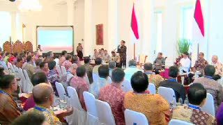 Rapat Bersama Bupati se-Sumatera, Jokowi Ingin Tekan Inflasi Daerah