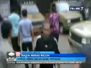 Mobil Satpol PP Dibakar Pemilik Pabrik Miras