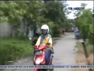 Terkuak! Heboh Lantai Rumah Mengeluarkan Asap
